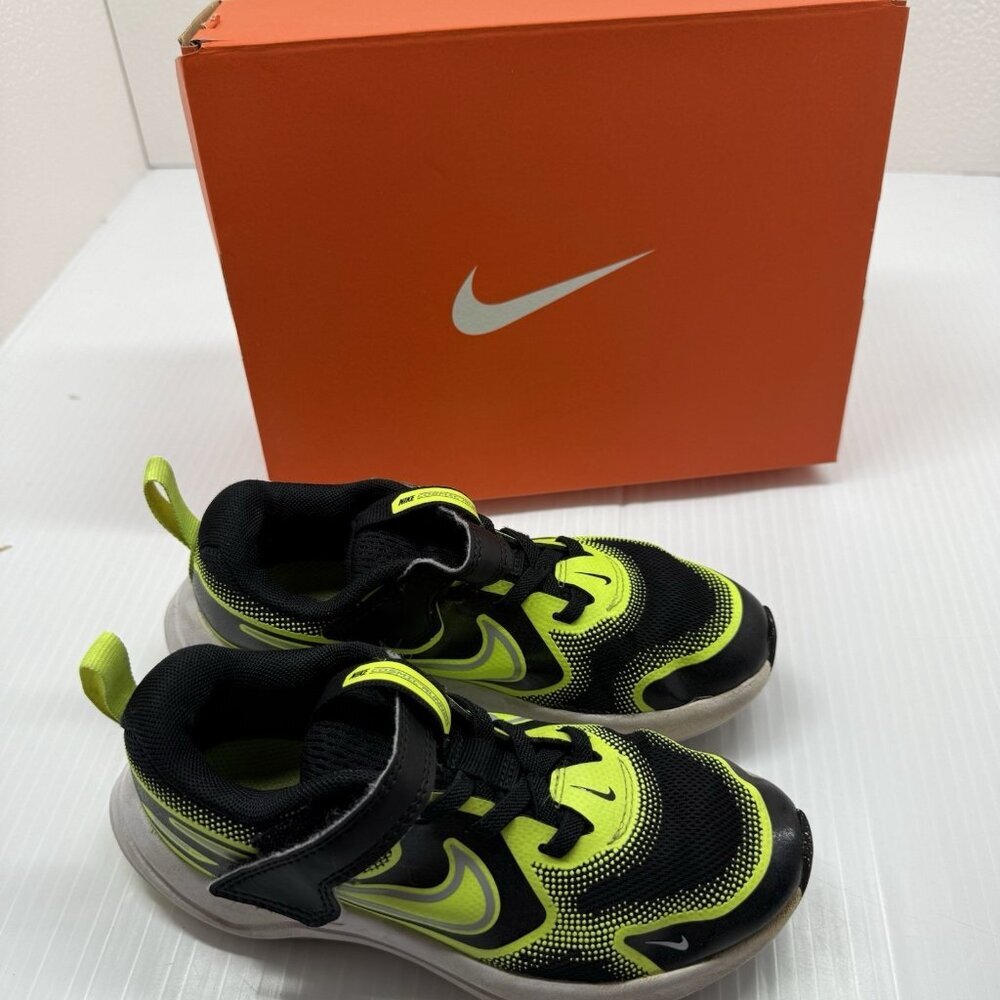 Nike Cosmic Runner PSV Toddler 12C Black Volt Sneakers Kids Running Shoes - Picture 9 of 9